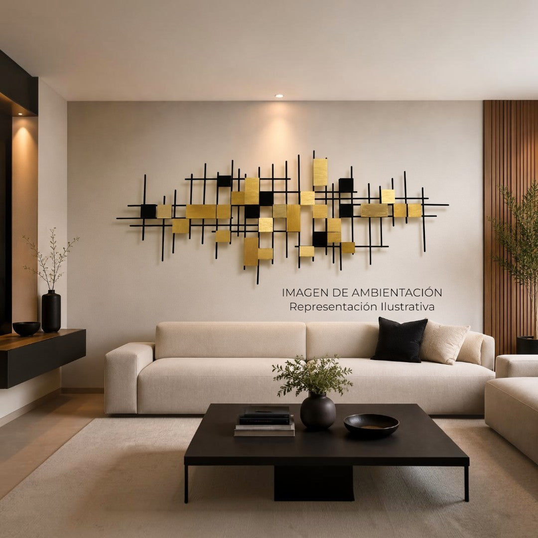 Aplique de pared Art by Amapola con diseño geométrico metálico en negro y dorado sobre sofá moderno en sala de estar.