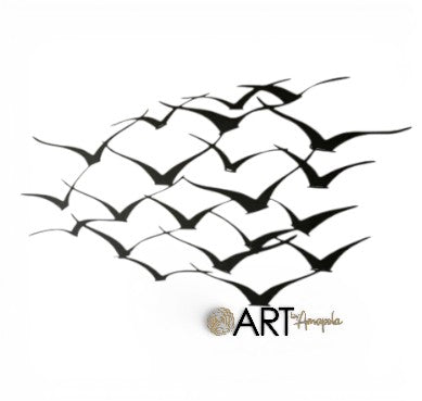 Escultura de pared de bandada de pájaros voladores de metal negro mate de Art by Amapola. Diseño dinámico que evoca la naturaleza y la libertad.